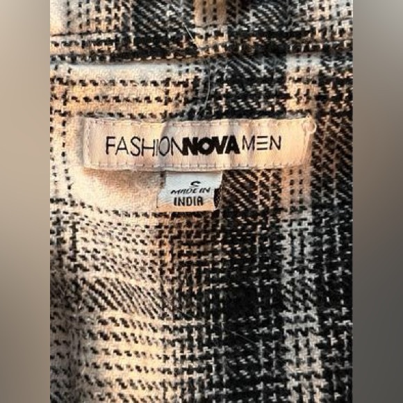 Fasionnova Black & White Flannel With Detachable Hood - Picture 3 of 6